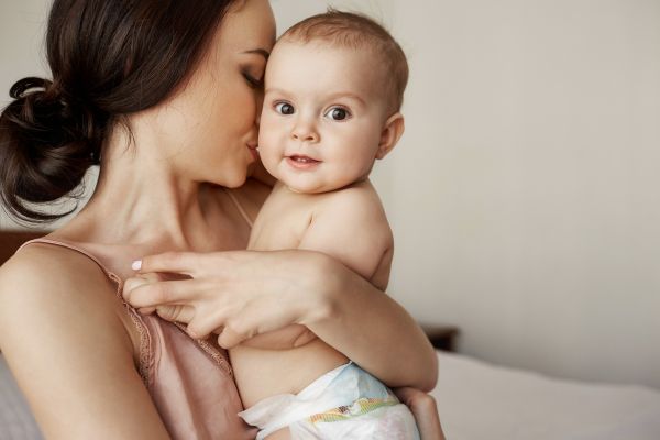 Πώς μας δείχνει το μωρό την αγάπη του; | imommy.gr