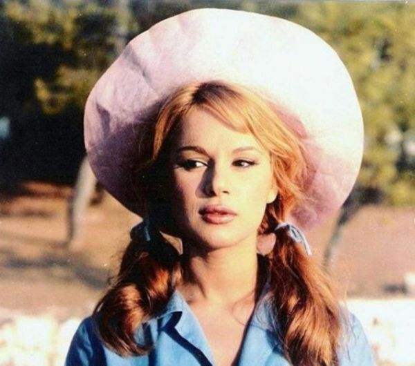 Σπάνιο καλοκαιρινό στιγμιότυπο της Αλίκης Βουγιουκλάκη | imommy.gr