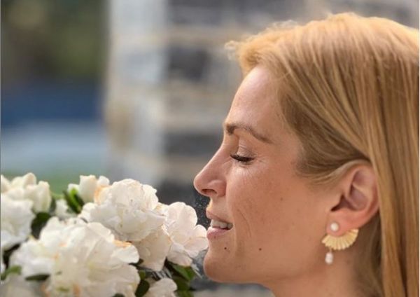 Τζένη Μπότση : Στην παραλία με την κορούλα της | imommy.gr