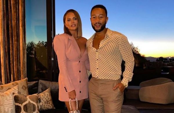 Κρίσι Τέιγκεν – Τζον Λέτζεντ: Περιμένουν το τρίτο παιδί | imommy.gr