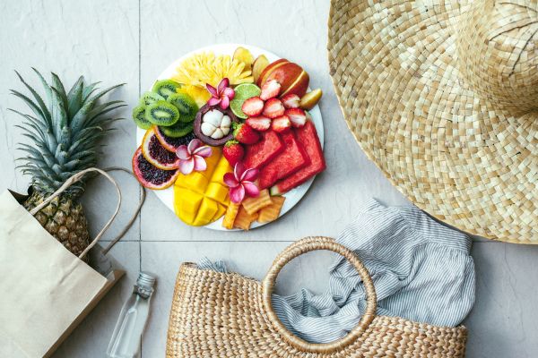 Καλοκαιρινή διατροφή: Τι να προσέξουμε όσο είμαστε διακοπές; | imommy.gr