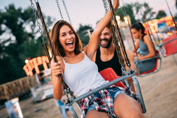 Τα σημάδια ότι ο κολλητός σου δεν σε βλέπει μόνο φιλικά | imommy.gr