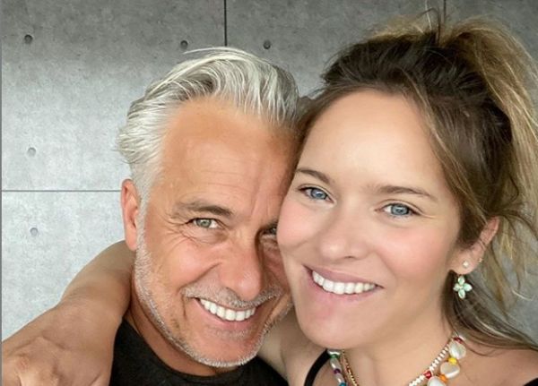 Χάρης Χριστόπουλος – Ανίτα Μπραντ: Απολαμβάνουν τις διακοπές τους με τον νεογέννητο γιο τους | imommy.gr