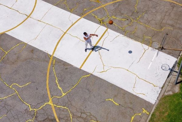 Πώς φτιάχνεται ένα «ραγισμένο» γήπεδο μπάσκετ; | imommy.gr