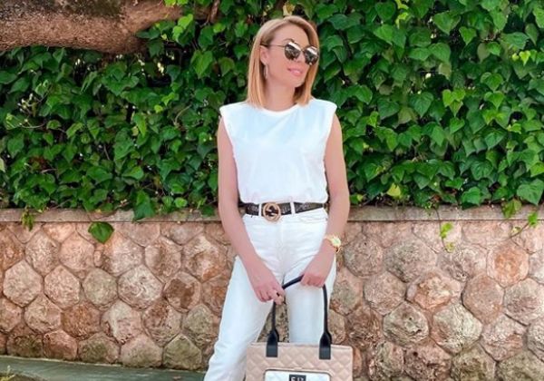 Τατιάνα Στεφανίδου : Εντυπωσιακές βουτιές στο Ιόνιο | imommy.gr