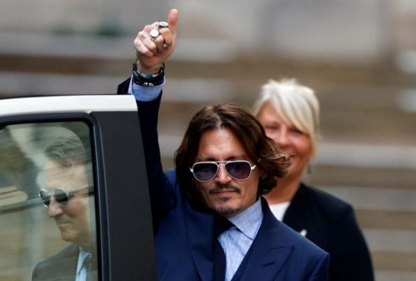 Αυτή είναι το νέο αμόρε του Τζόνι Ντεπ | imommy.gr