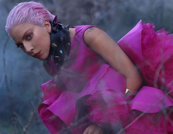 Οι καλλιτέχνες που «έλαμψαν» στα MTV Video Music Awards 2020 | imommy.gr