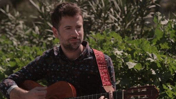 Κωστής Μαραβέγιας: «Η τηλεόραση έχει ξεπεράσει πια τα όρια του κιτρινισμού» | imommy.gr