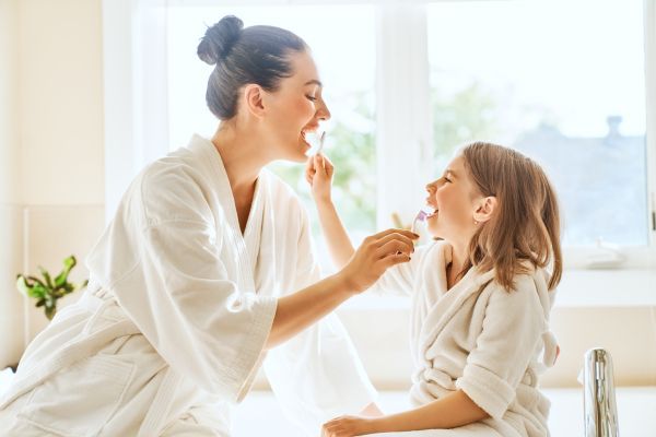 Πώς θα μάθει το παιδί να πλένει σωστά τα δόντια του; | imommy.gr
