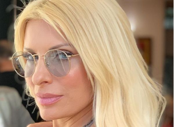 Ελένη Μενεγάκη: Εύχεται καλή σχολική χρονιά | imommy.gr