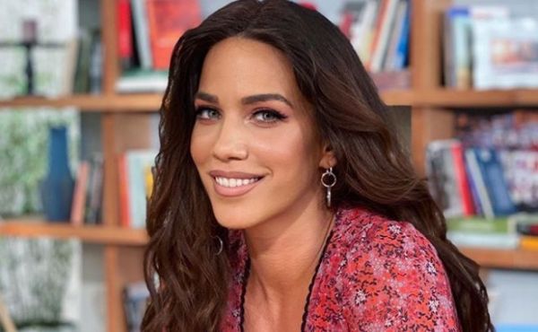 Κατερίνα Στικούδη: Εντυπωσιάζει με iconic φόρεμα της Τζένιφερ Λόπεζ | imommy.gr