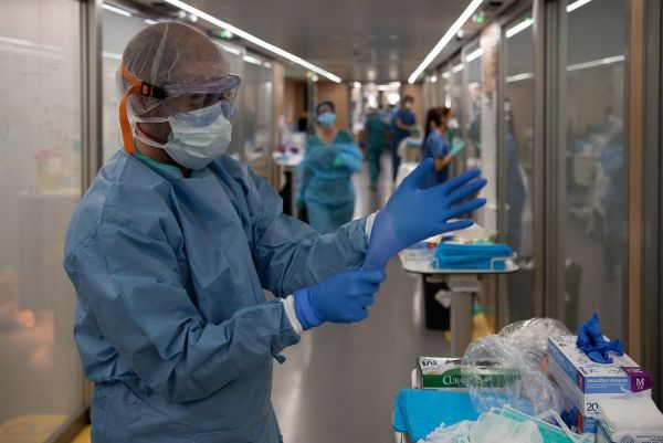 Κοροναϊός: Αναστολή κλινικών δοκιμών για το κοκτέιλ μονοκλωνικών αντισωμάτων | imommy.gr
