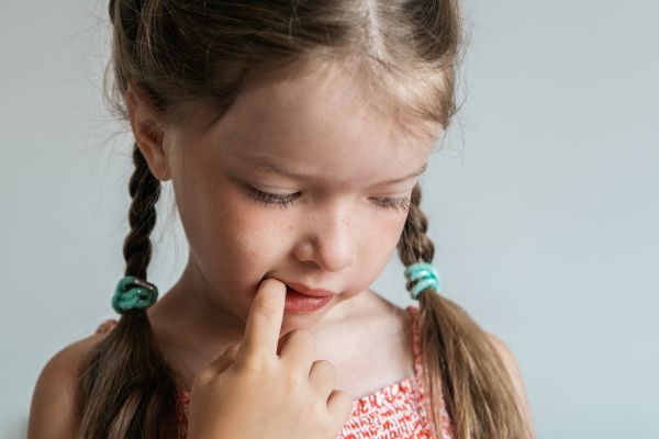 Πώς θα σταματήσει το παιδί να «τρώει» τα νύχια του; | imommy.gr