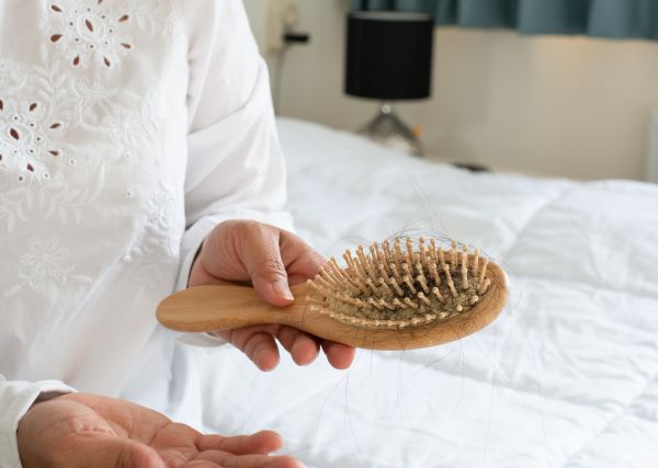 Τι πρέπει να γνωρίζετε για την τριχόπτωση στην εγκυμοσύνη | imommy.gr