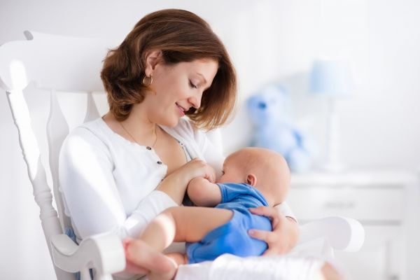Νέα έρευνα: Τι ισχύει για τη μετάδοση του κοροναϊού από τις μητέρες στα νεογέννητα | imommy.gr