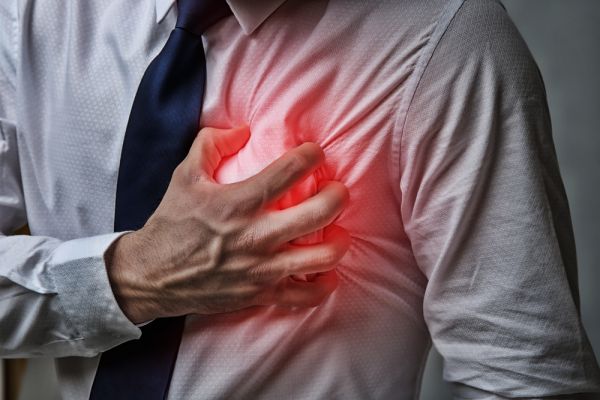 Οι βαρέως πάσχοντες με κοροναϊό κινδυνεύουν περισσότερο από καρδιακή ανακοπή, σύμφωνα με νέα μελέτη | imommy.gr