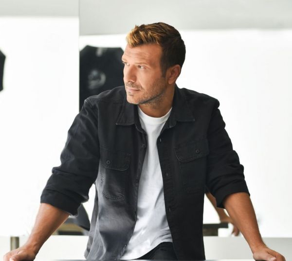 “Σπίτι με το MEGA” : Πρεμιέρα απόψε στις 23:10 με τον Γιάννη Πλούταρχο | imommy.gr