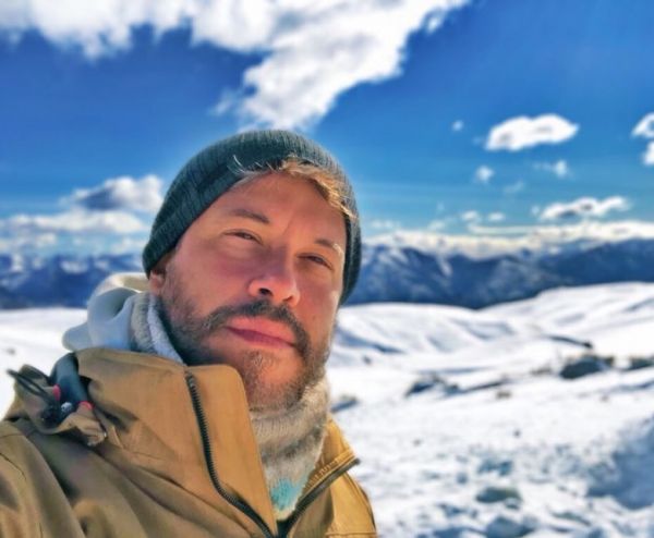 Χάρης Βαρθακούρης: Βαθιά συγκινημένος με τις κόρες του | imommy.gr