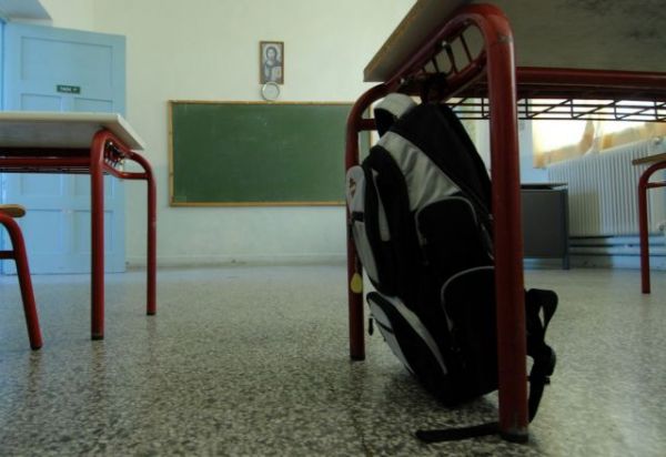 Σοκαριστική καταγγελία: Μαθητές παρακαλούσαν καθηγήτρια να βάλει μάσκα στο μάθημα | imommy.gr