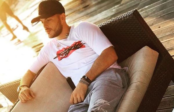 Σάκης Αρσενίου: «Ο αδερφός μου έπαθε εγκεφαλική παράλυση από ιατρικό λάθος» | imommy.gr