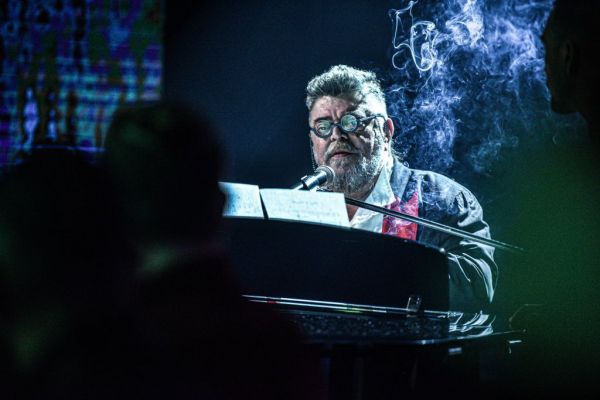 Σπίτι με το MEGA : Η πορεία του Σταμάτη Κραουνάκη μέσα από 31 σημαντικούς σταθμούς | imommy.gr