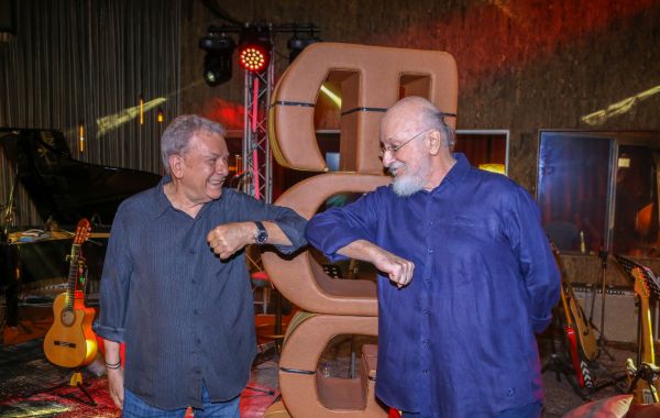 «ΣΠΙΤΙ ΜΕ ΤΟ MEGA» με τον Διονύση Σαββόπουλο | imommy.gr