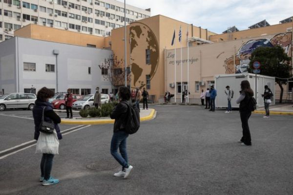 Συναγερμός στη Θεσσαλονίκη : Αδειάζουν κλινικές στο ΑΧΕΠΑ για να δημιουργήσουν κλίνες κοροναϊού | imommy.gr