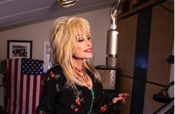 Ντόλι Πάρτον: Μιλά για την δωρεά της για την εύρεση εμβολίου κατά του κοροναϊού | imommy.gr