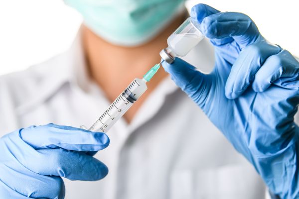 Ετοιμάζεται νέα εκδοχή του εμβολίου της Pfizer σε σκόνη | imommy.gr