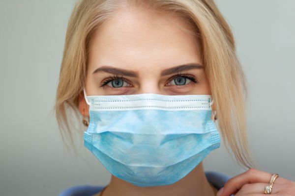 Οι μάσκες με βαλβίδα εκπνοής δεν επιβραδύνουν την εξάπλωση του κοροναϊού | imommy.gr