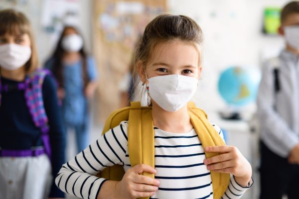 Τα παιδιά παράγουν πιο εξασθενημένα αντισώματα γιατί «καθαρίζουν» τον κοροναϊό πιο εύκολα, σύμφωνα με νέα έρευνα | imommy.gr