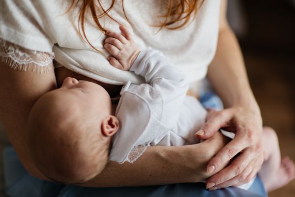 Το μητρικό γάλα προστατεύει ενάντια στον κοροναϊό, σύμφωνα με νέα μελέτη | imommy.gr