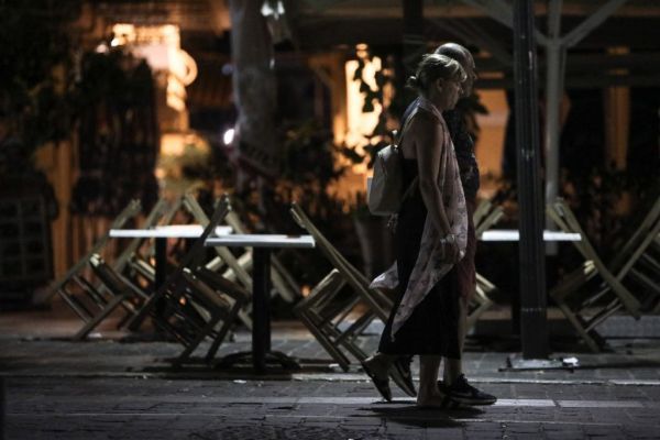 Κοροναϊός: Σοκάρει η «εκτόξευση» των κρουσμάτων – Πιέζεται το σύστημα Υγείας | imommy.gr