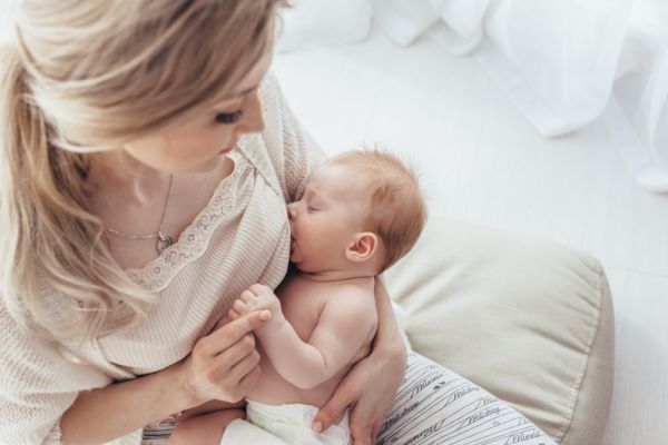 Πόσο συχνά πρέπει να θηλάζω το μωρό; | imommy.gr