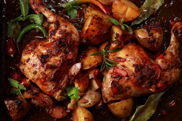 Του φούρνου: Κοτόπουλο με δεντρολίβανο και πορτοκάλι | imommy.gr