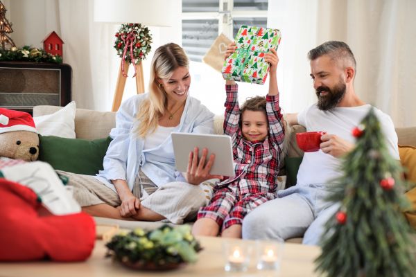 Γιορτές: «Καμπανάκι» από τους λοιμωξιολόγους για ενδεχόμενη διεύρυνση του ωραρίου | imommy.gr