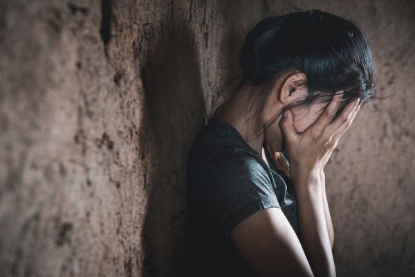 Σχεδόν 7 στις 10 γυναίκες έχουν πέσει θύματα σεξουαλικής κακοποίησης, σύμφωνα με έρευνα | imommy.gr