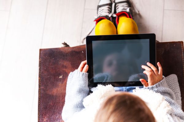 Οι οθόνες αφής μπορεί να επηρεάζουν την ικανότητα προσοχής στα παιδιά | imommy.gr