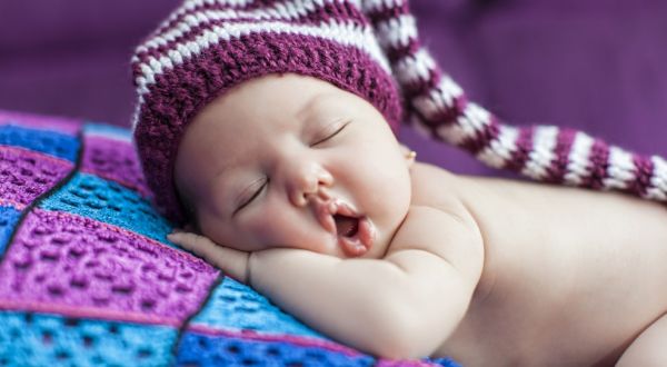 Μωρά αποκοιμιούνται και μας προσφέρουν απίστευτες στιγμές γέλιου [βίντεο] | imommy.gr