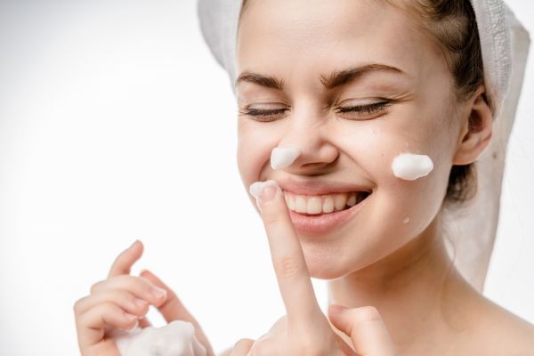 Η περιποίηση της μαμάς: Συνήθειες για υπέροχο δέρμα και στην καραντίνα | imommy.gr