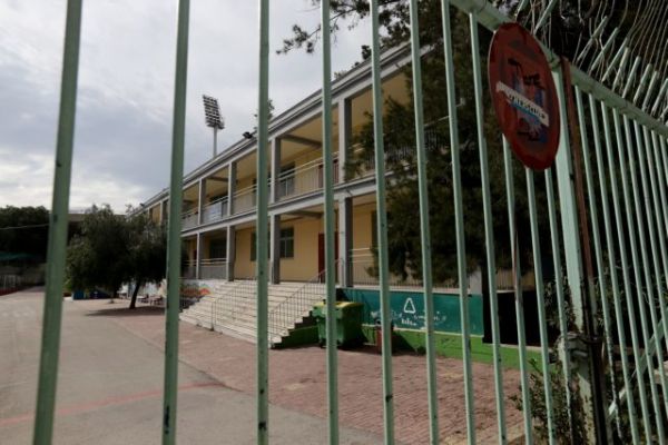 Κλείσιμο των σχολείων σε όλη την Ελλάδα εισηγείται η Επιτροπή | imommy.gr