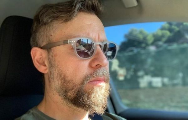 Γιάννης Βαρδής : Η τρυφερή φωτογραφία με τα παιδιά του | imommy.gr