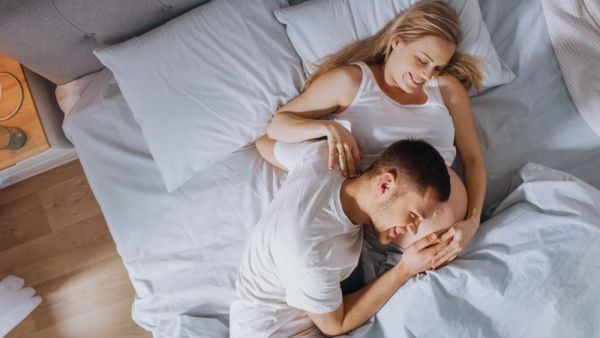 Εγκυμοσύνη: Όσα θέλετε να μάθετε για τις κινήσεις του μωρού σας | imommy.gr