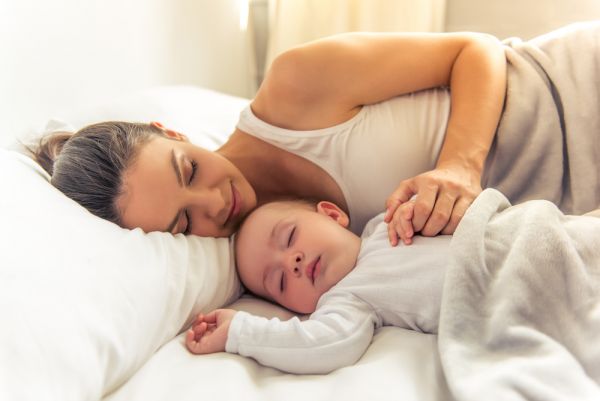 Νέοι γονείς: Επτά tips για καλύτερο ύπνο τους πρώτους μήνες με το νεογέννητο | imommy.gr