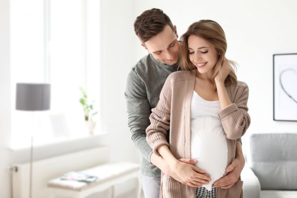 Συμβουλές για να βελτιώσετε τη σχέση με τον σύντροφό σας ενώ είστε έγκυος | imommy.gr