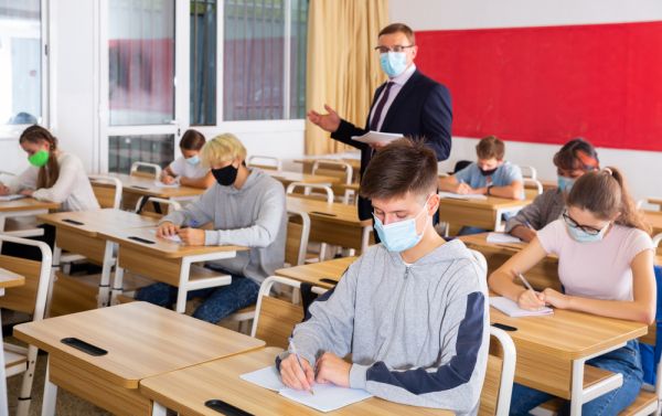 Υπ. Παιδείας : «Πράσινο φως» για τη διεξαγωγή εξετάσεων – Οδηγίες για την επιστροφή στις τάξεις | imommy.gr