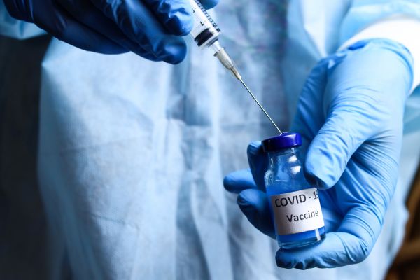 Θρομβώσεις: Πώς μπορεί το εμβόλιο να προκαλέσει τέτοια επιπλοκή; | imommy.gr
