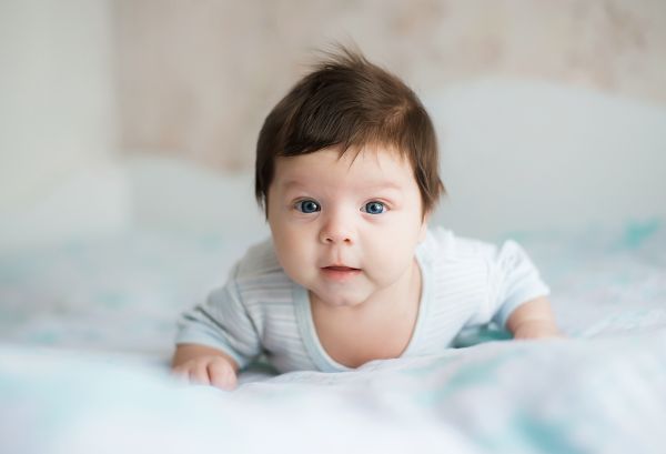 Πώς αναπτύσσεται η όραση του μωρού; Τα ορόσημα στους 4,8, 12 και 24 μήνες | imommy.gr