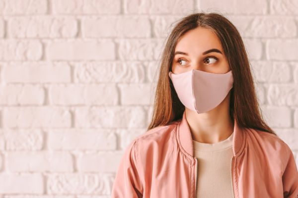 Μάσκα: Θα είναι το τελευταίο καλοκαίρι που τις φοράμε; | imommy.gr