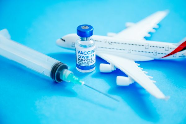 «Τουρισμός των εμβολίων»: Οι νέες… «διακοπές» | imommy.gr